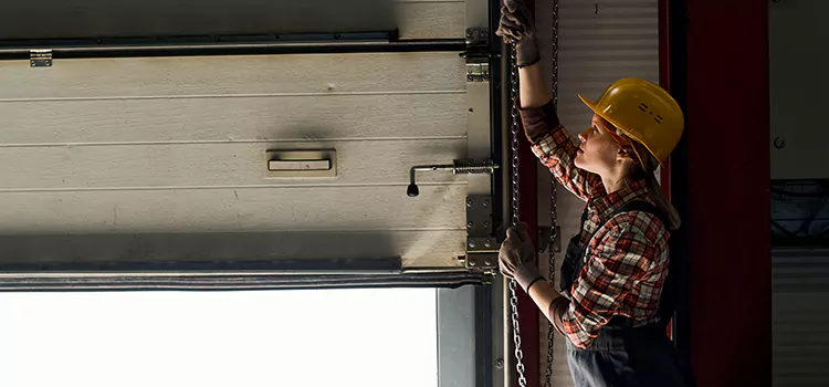 Addressing Common Garage Door Stoppage Issues in San Luis, AZ